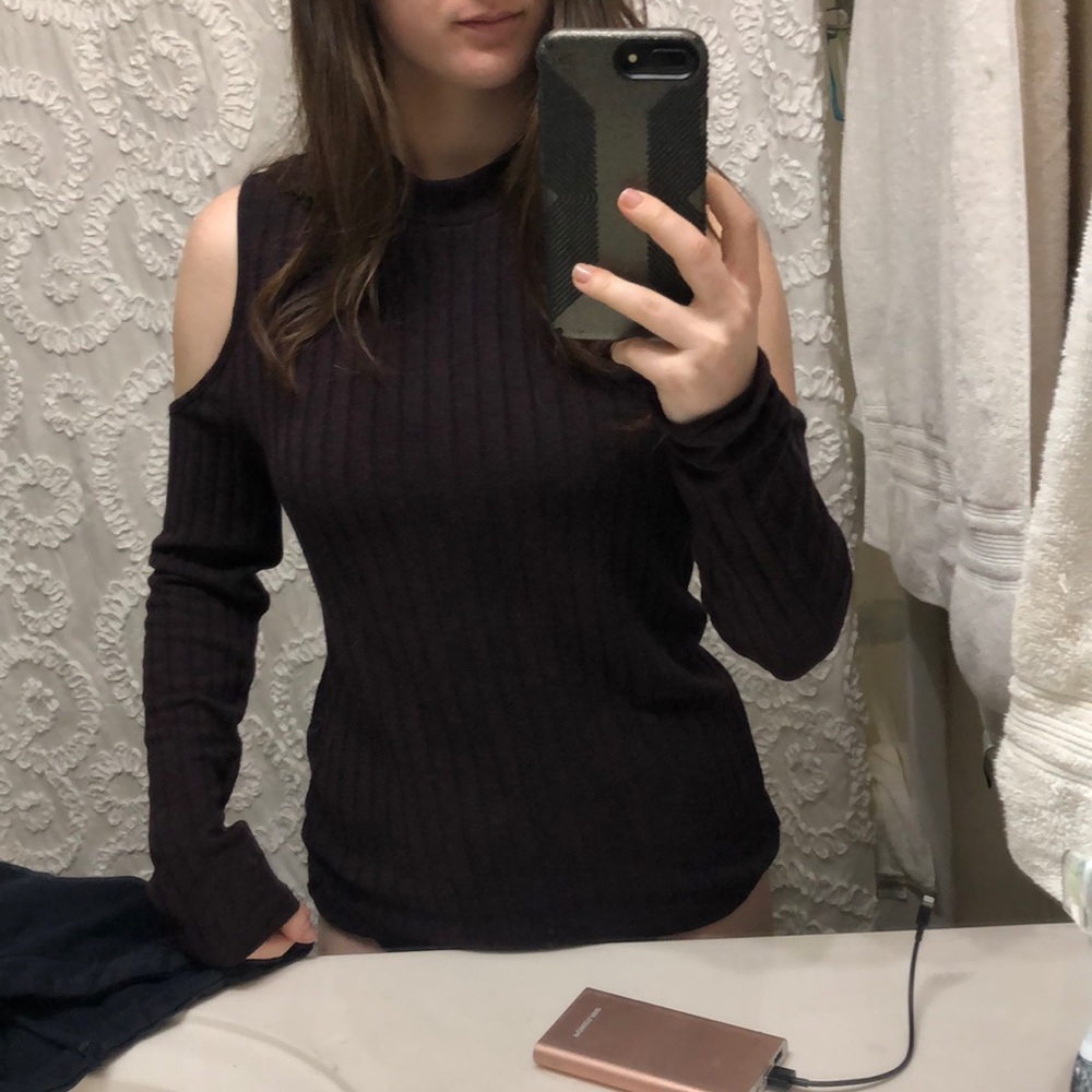 American Eagle Cut-Out Top